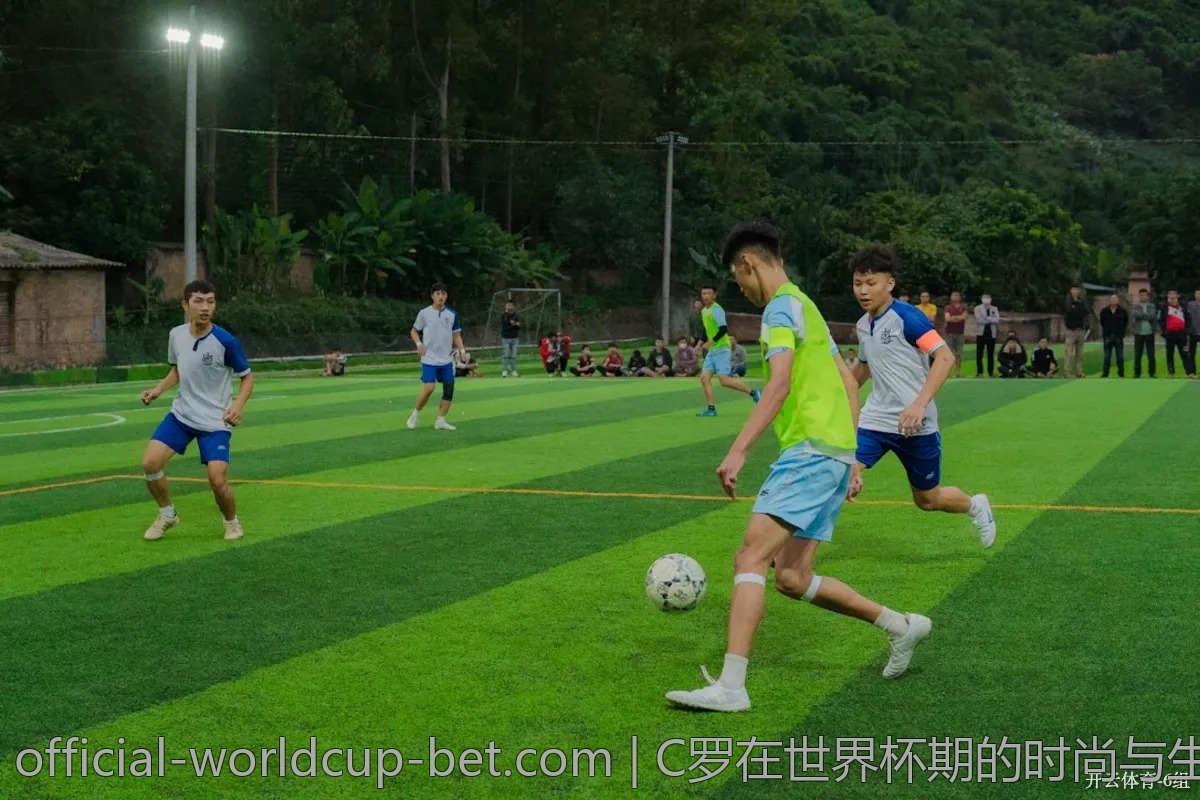 C罗在世界杯期的时尚与生活：不为人知的一面